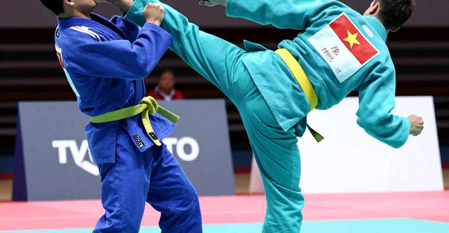 UFC 331: আরমান সারুকিয়ান বনাম মরিসিও রাফি — যে রাতে কুস্তির চাপ আর নকআউটের ঝড় এক মঞ্চে