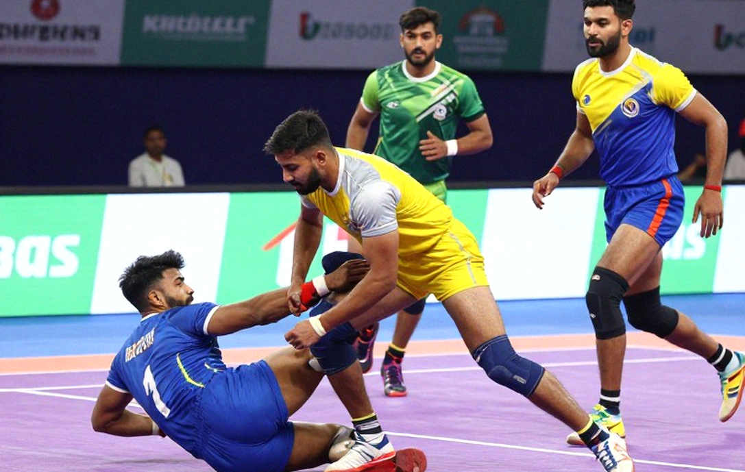 পাওয়ান সেহরাওয়াত শুরুর সাতে নেই: ফাইনালে বেঞ্চে বসার সিদ্ধান্তটা আসলে কী বলছে